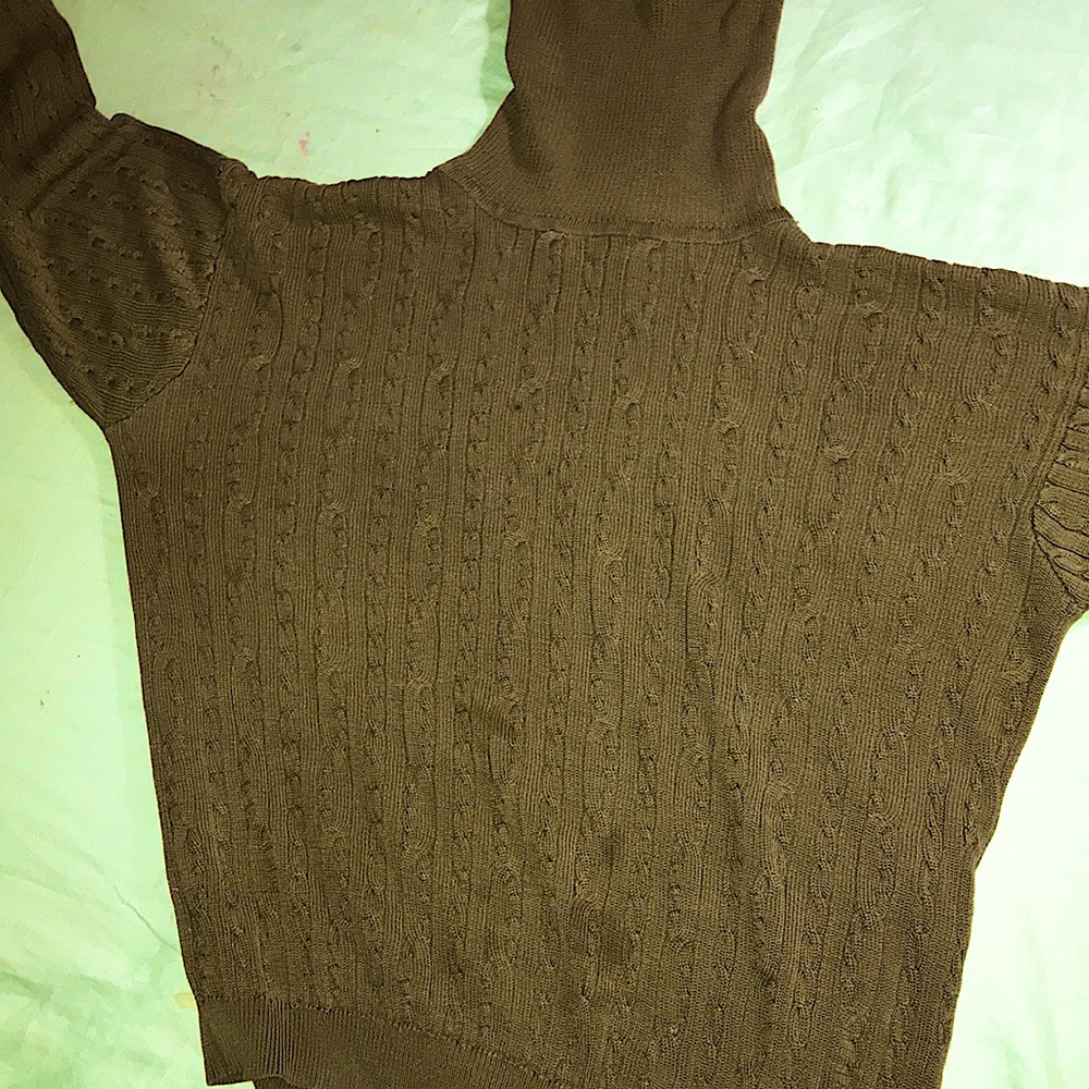 Green turtle neck